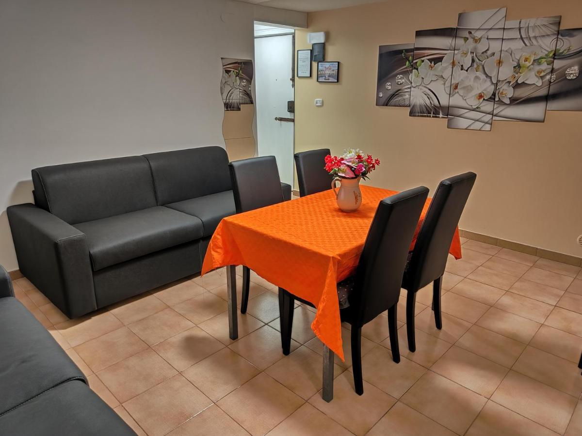 كاتانيا Piazza Verga Home المظهر الخارجي الصورة